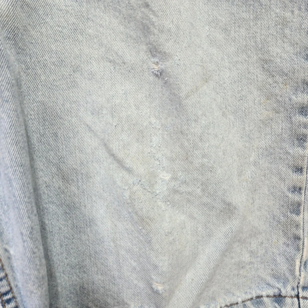 Vintage Levis 560 Loose Fit Denim Shorts Mens 34 Light Wash Distressed 90s Baggy